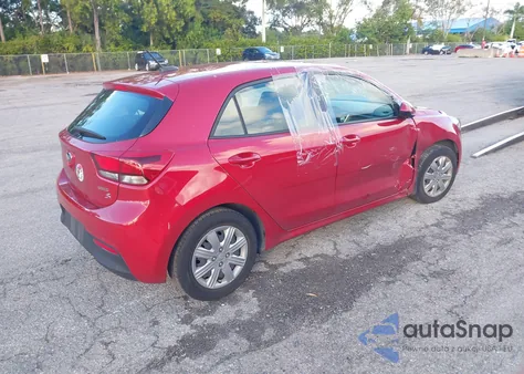 2021 Kia Rio 5-Door S z USA, uszkodzony, nr VIN 3KPA25AD9ME406997